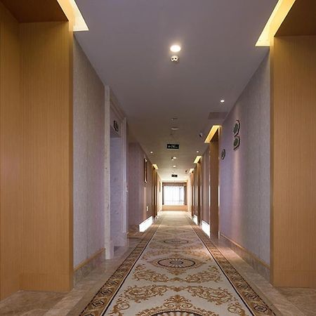 Vienna 3 Best Hotel Dongguan Liaobu Veicle City Bagian luar foto