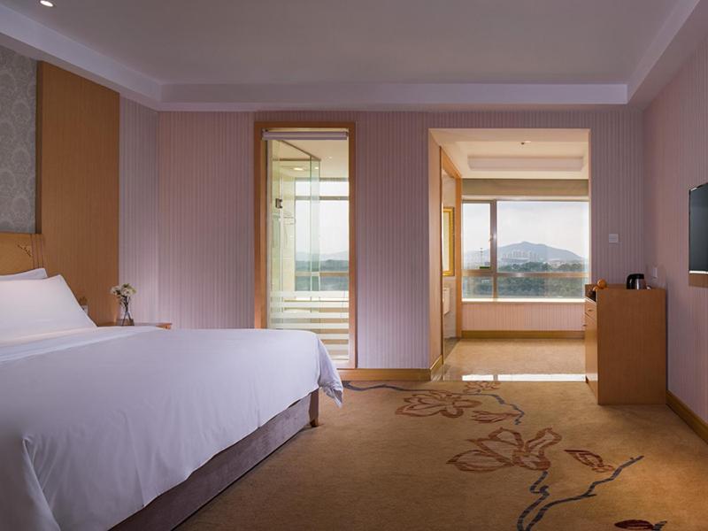 Vienna 3 Best Hotel Dongguan Liaobu Veicle City Bagian luar foto